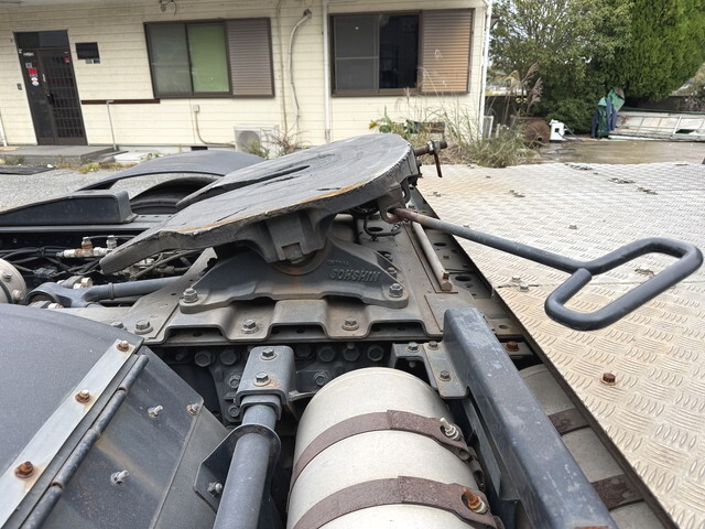 日野プロフィアトレーラーヘッド（トラクターヘッド）大型（10t）[写真24]