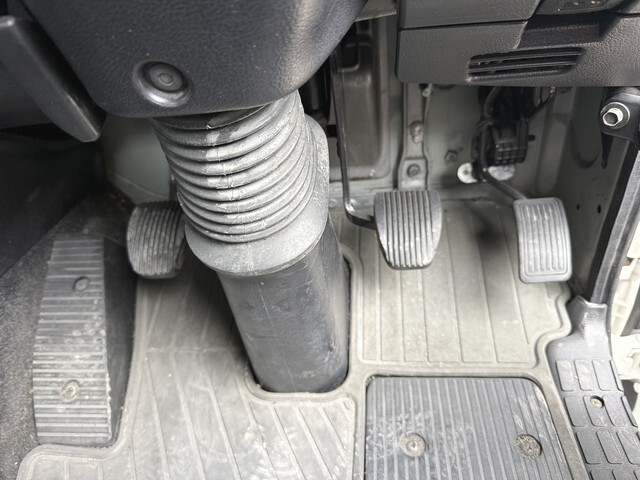 日野プロフィアトレーラーヘッド（トラクターヘッド）大型（10t）[写真31]