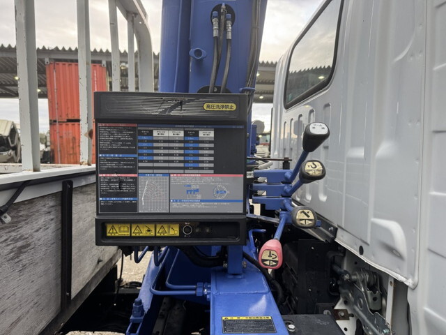 いすゞエルフクレーン3段小型（2t・3t）[写真11]