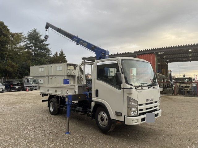 いすゞエルフクレーン3段小型（2t・3t）[写真03]