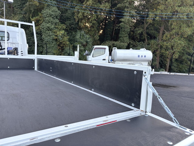 三菱ふそうキャンタークレーン4段小型（2t・3t）[写真12]