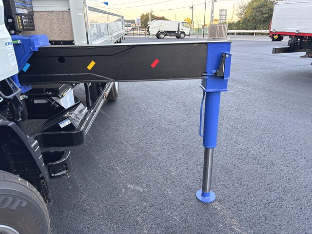 三菱ふそうキャンタークレーン4段小型（2t・3t）[写真18]