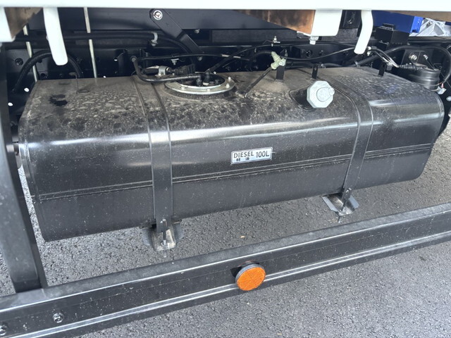 三菱ふそうキャンタークレーン4段小型（2t・3t）[写真40]