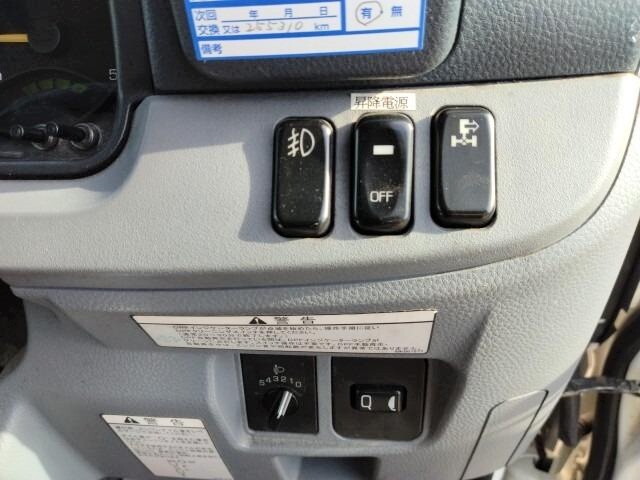 三菱ふそうキャンターキャリアカー小型（2t・3t）[写真36]