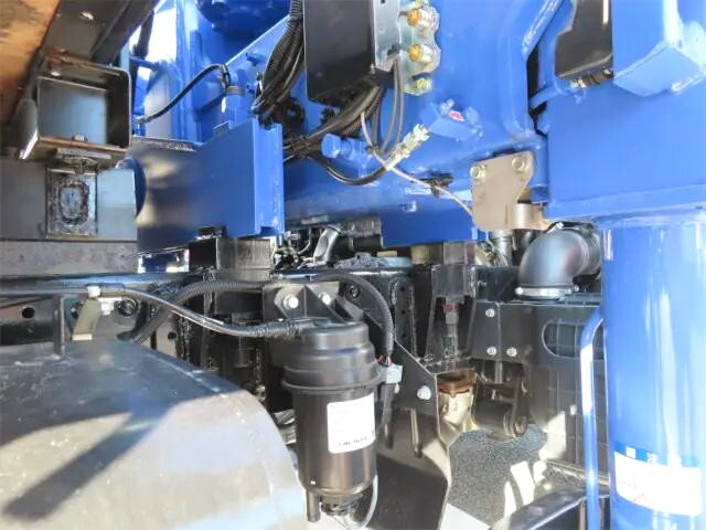 三菱ふそうキャンタークレーン4段小型（2t・3t）[写真37]