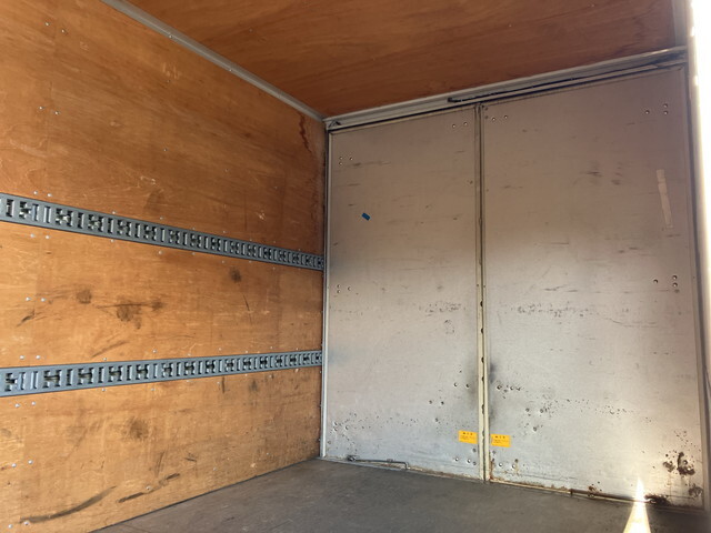 三菱ふそうキャンターアルミバン小型（2t・3t）[写真15]