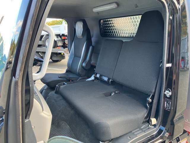 三菱ふそうキャンターアルミバン小型（2t・3t）[写真32]