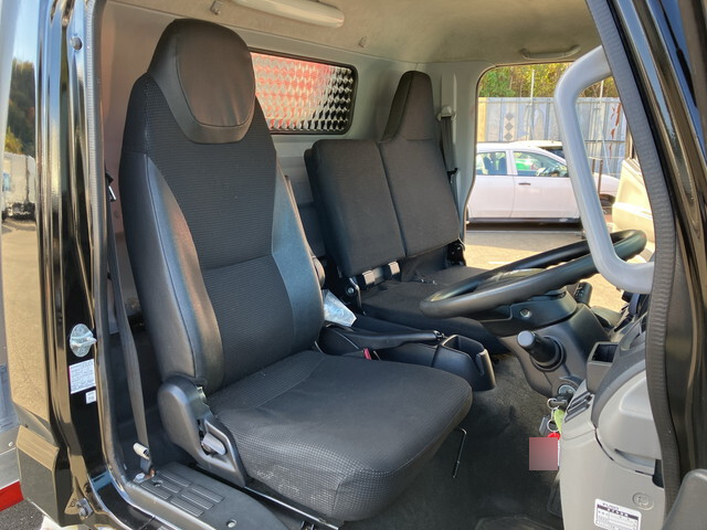 三菱ふそうキャンターアルミバン小型（2t・3t）[写真33]