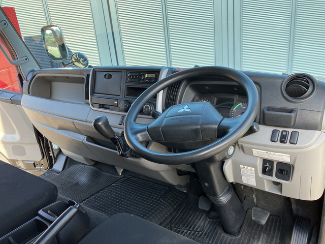 三菱ふそうキャンターアルミバン小型（2t・3t）[写真34]