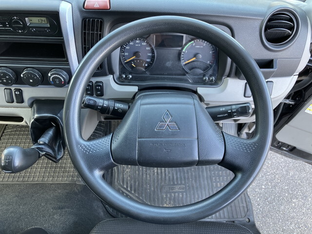 三菱ふそうキャンターアルミバン小型（2t・3t）[写真35]