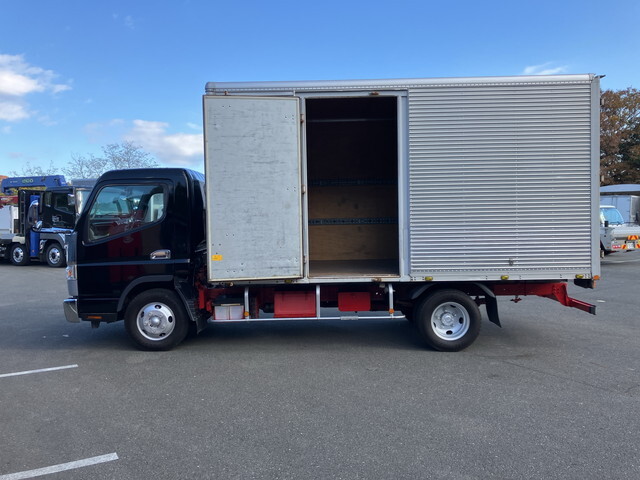 三菱ふそうキャンターアルミバン小型（2t・3t）[写真06]