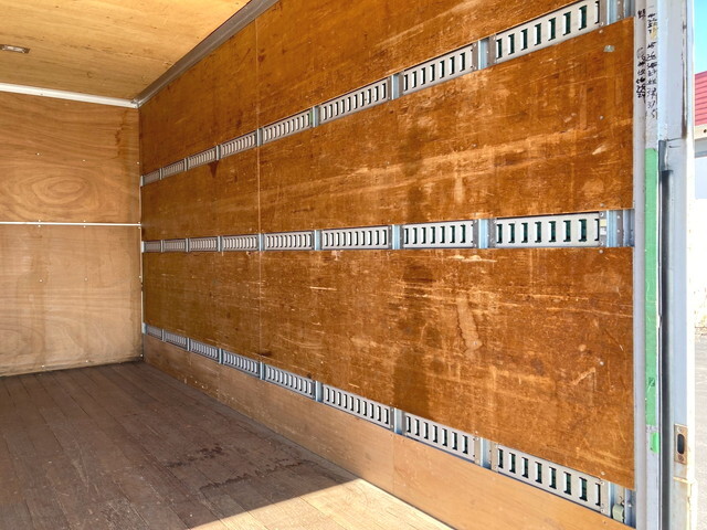 いすゞエルフアルミバン小型（2t・3t）[写真11]