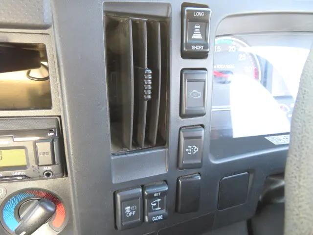 いすゞフォワードクレーン4段中型（4t）[写真13]