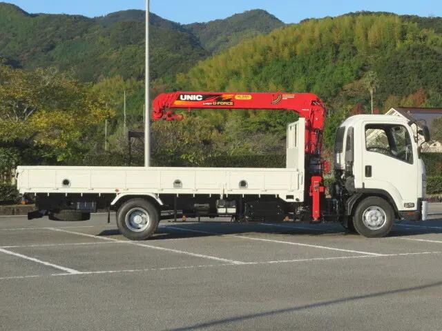 いすゞフォワードクレーン4段中型（4t）[写真03]