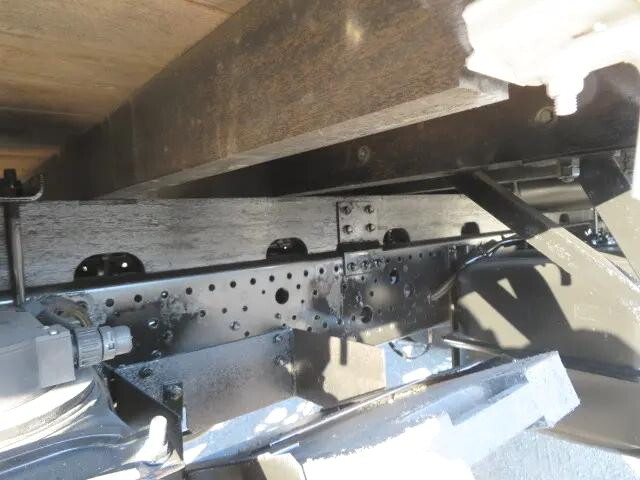 いすゞフォワードクレーン4段中型（4t）[写真36]