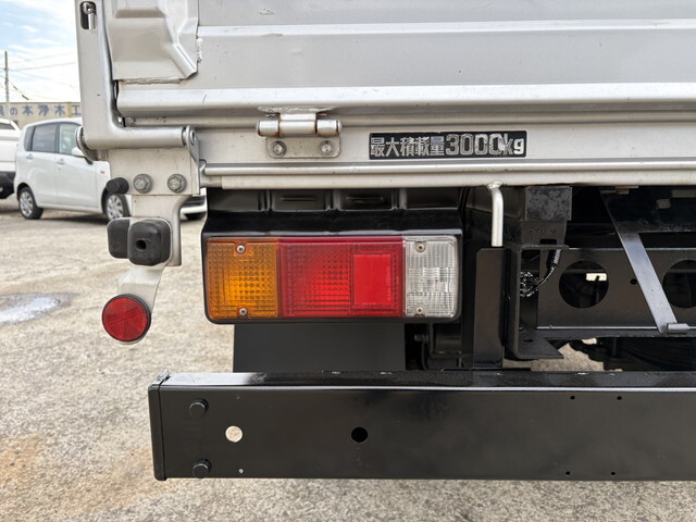 トヨタトヨエース平ボディ小型（2t・3t）[写真13]