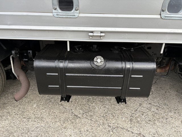 トヨタトヨエース平ボディ小型（2t・3t）[写真15]