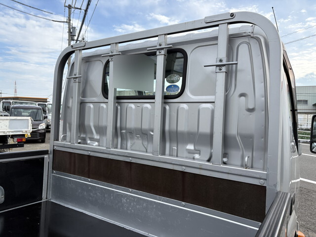 トヨタトヨエース平ボディ小型（2t・3t）[写真16]
