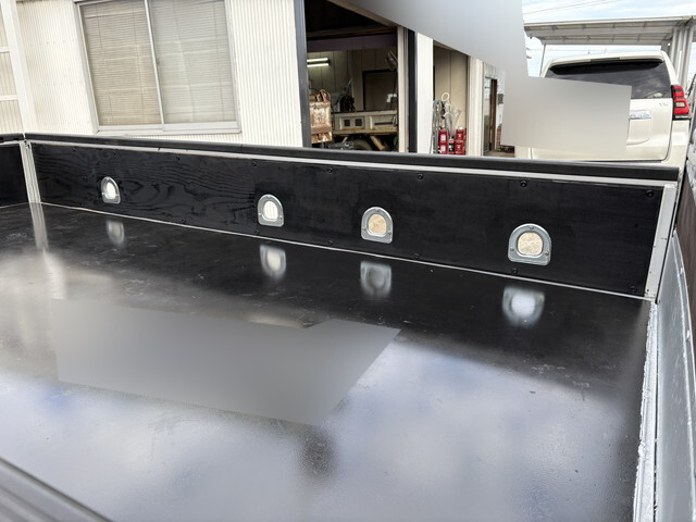 トヨタトヨエース平ボディ小型（2t・3t）[写真17]