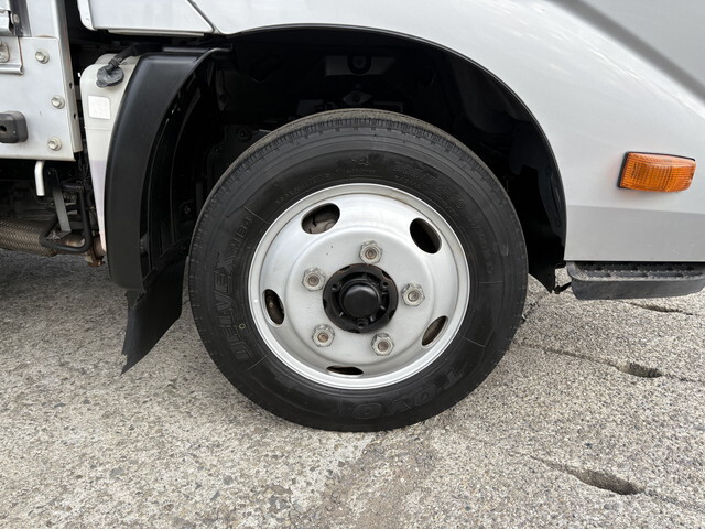 トヨタトヨエース平ボディ小型（2t・3t）[写真25]