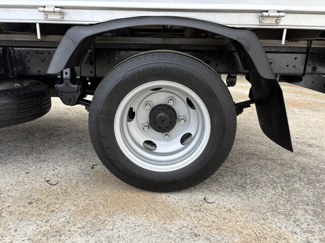 トヨタトヨエース平ボディ小型（2t・3t）[写真29]