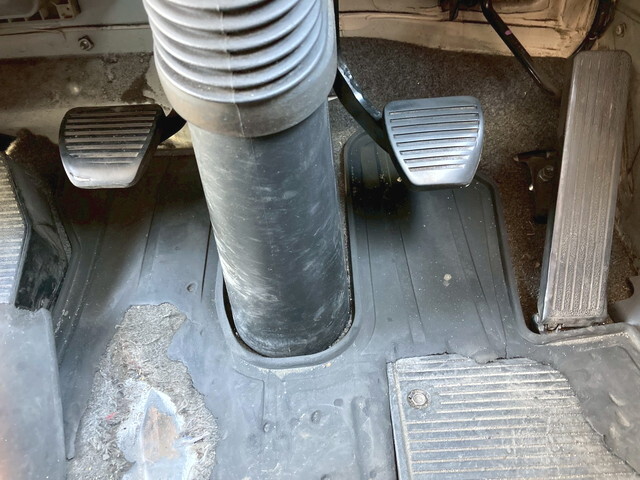 いすゞフォワード冷凍車（冷蔵車）中型（4t）[写真13]