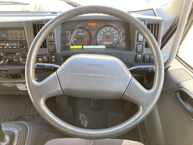 いすゞフォワード冷凍車（冷蔵車）中型（4t）[写真16]