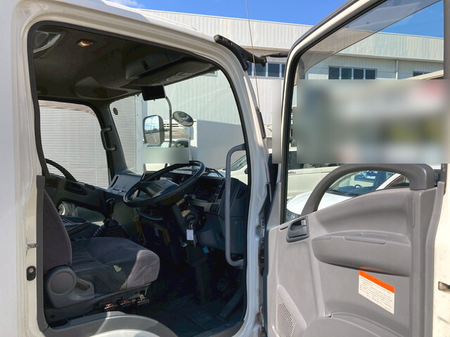 いすゞフォワード冷凍車（冷蔵車）中型（4t）[写真19]