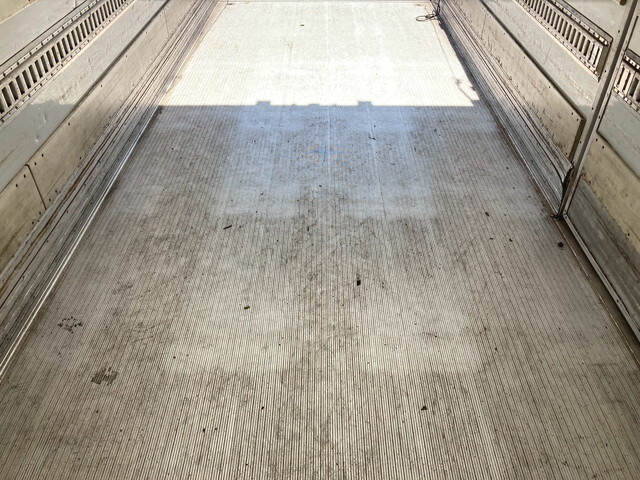 いすゞフォワード冷凍車（冷蔵車）中型（4t）[写真25]