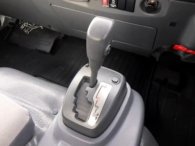 いすゞエルフ平ボディ小型（2t・3t）[写真12]