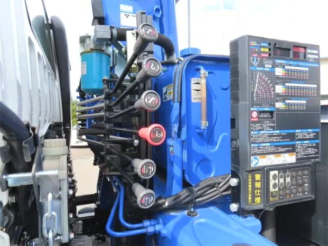 三菱ふそうファイタークレーン4段増トン（6t・8t）[写真29]