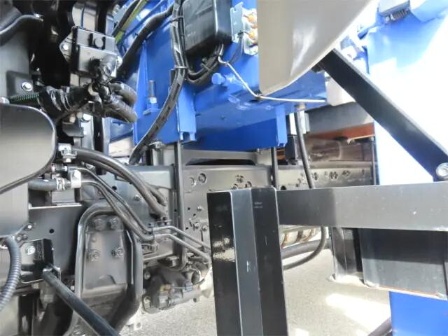 三菱ふそうファイタークレーン4段増トン（6t・8t）[写真37]