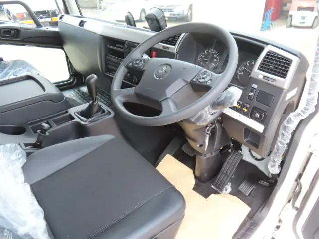 三菱ふそうファイタークレーン4段増トン（6t・8t）[写真09]