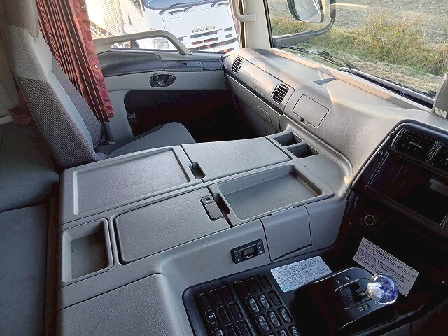 三菱ふそうスーパーグレートトレーラーヘッド（トラクターヘッド）大型（10t）[写真20]