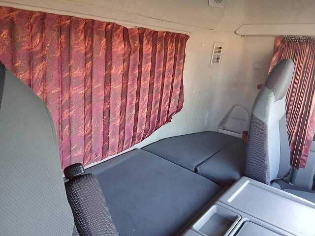 三菱ふそうスーパーグレートトレーラーヘッド（トラクターヘッド）大型（10t）[写真22]