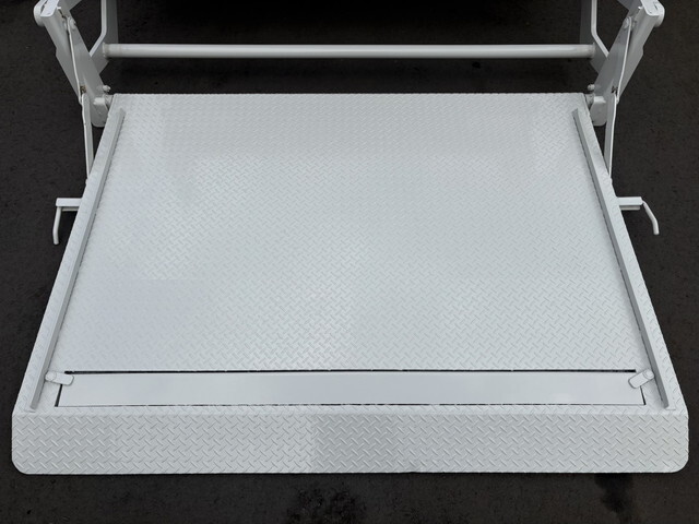 いすゞエルフダブルキャブ（Wキャブ）小型（2t・3t）[写真10]