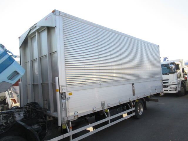 三菱ふそうファイターアルミウイング中型（4t）[写真24]