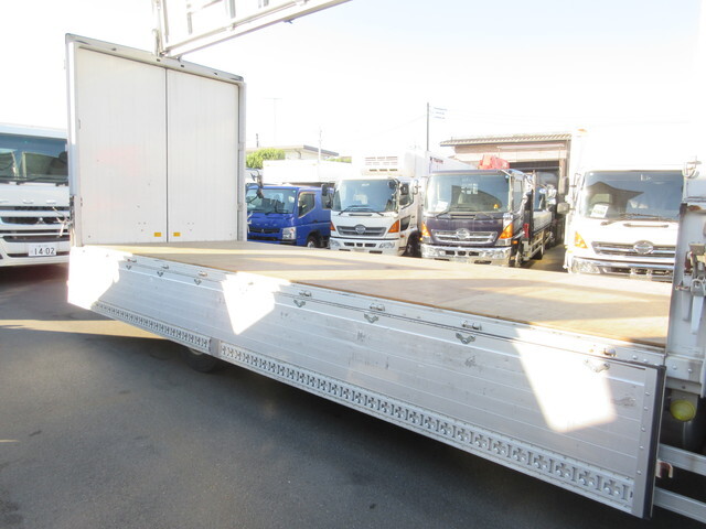 三菱ふそうファイターアルミウイング中型（4t）[写真29]