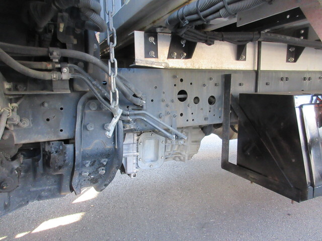 三菱ふそうファイターアルミウイング中型（4t）[写真07]