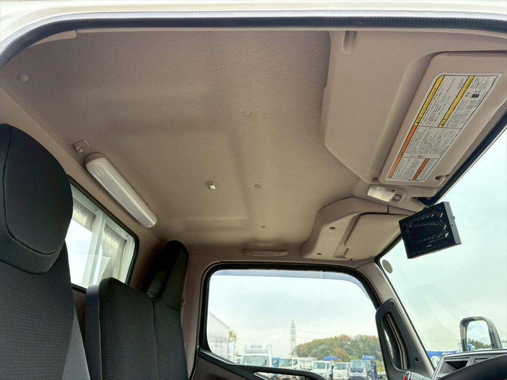 三菱ふそうキャンター平ボディ小型（2t・3t）[写真19]