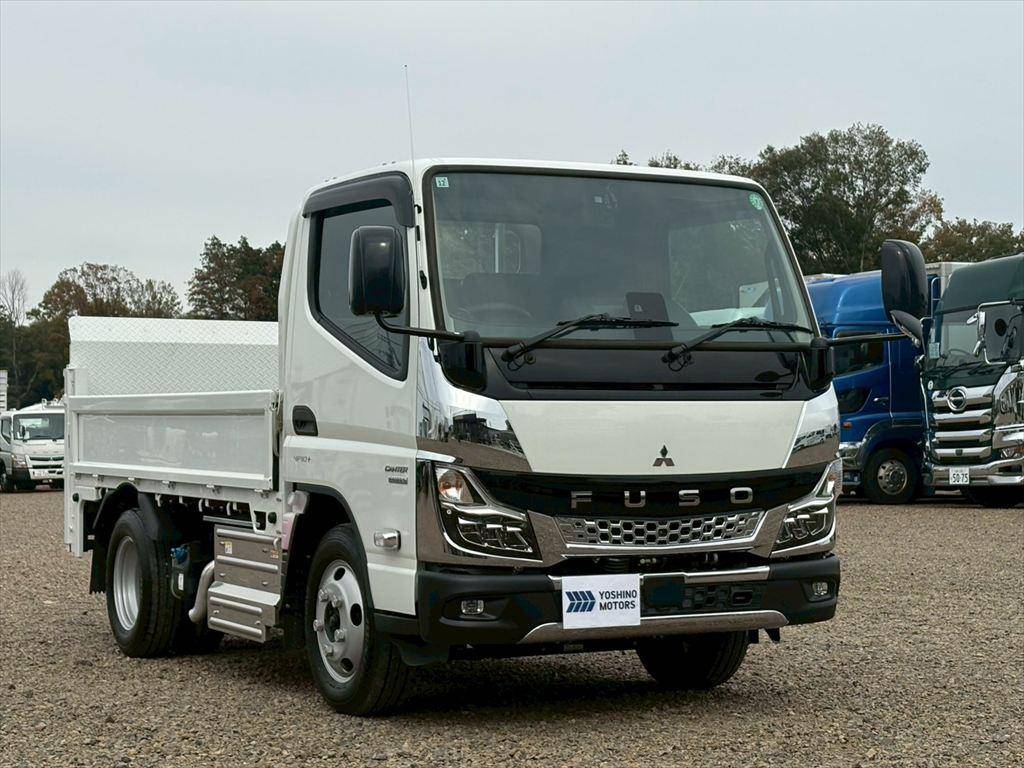 三菱ふそうキャンター平ボディ小型（2t・3t）[写真02]
