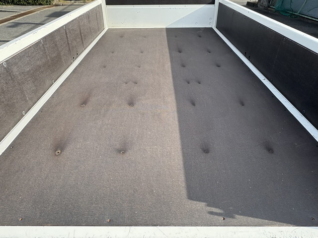 日野デュトロ平ボディ小型（2t・3t）[写真12]