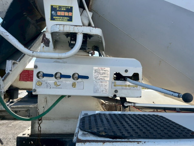 日野プロフィアミキサー車（コンクリートミキサー）大型（10t）[写真11]