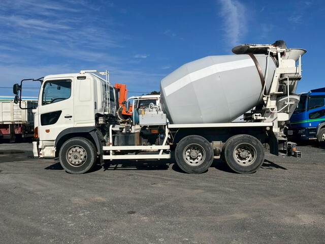 中古ミキサー車（コンクリートミキサー） 日野 栃木・千葉・群馬