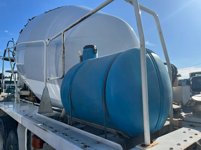 日野プロフィアミキサー車（コンクリートミキサー）大型（10t）[写真09]