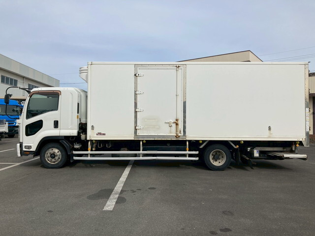 いすゞフォワード冷凍車（冷蔵車）中型（4t）[写真13]