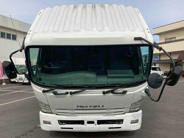 いすゞフォワード冷凍車（冷蔵車）中型（4t）[写真14]