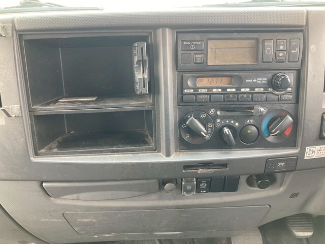 いすゞフォワード冷凍車（冷蔵車）中型（4t）[写真20]