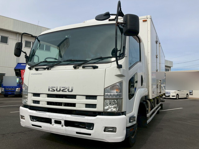 いすゞフォワード冷凍車（冷蔵車）中型（4t）[写真03]