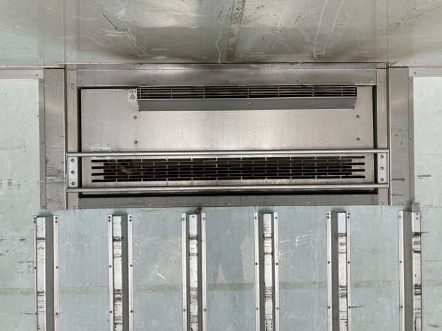 いすゞフォワード冷凍車（冷蔵車）中型（4t）[写真08]